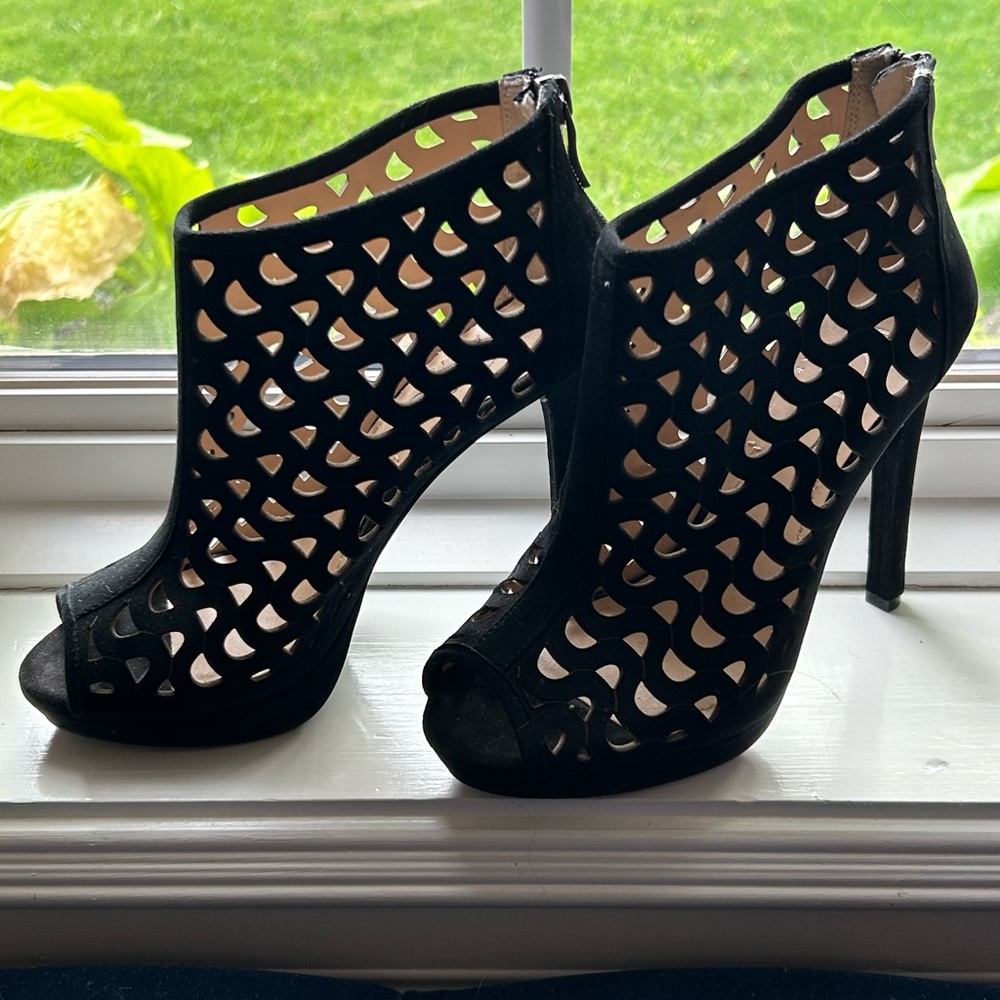 BCBG laser cut peeptoe bootie style heels size 6.5 in black.